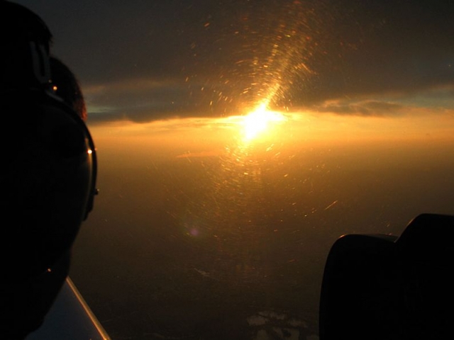  吕内维尔的飞机启动 